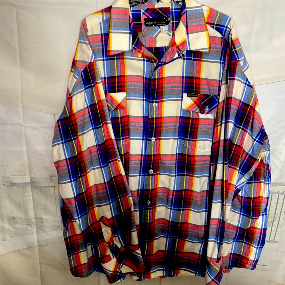 Gently worn 100% cotton Rocawear size 3XL casual wear night out.